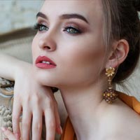 Kristin Foster sharing her testimonial about enjoying Exotic Eats international snacks and treats